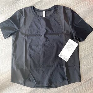 NWT Lululemon Light Weight Tee Sz4